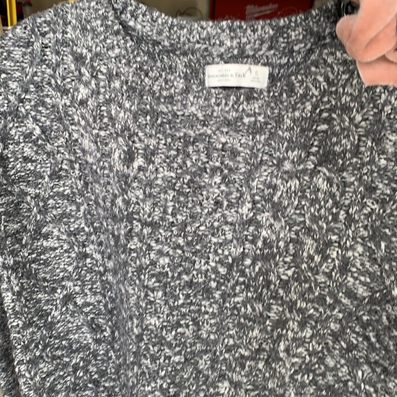 Abercrombie & Fitch Sweater - Picture 3 of 6